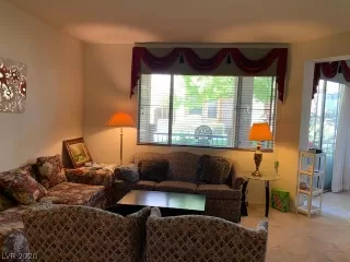 Photo #4: 2219648 Listing