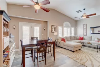 Photo #5: 2219671 Listing