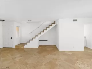 Photo #6: 2219706 Listing