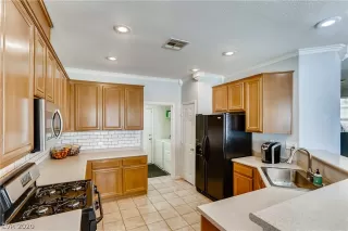 Photo #6: 2219775 Listing 