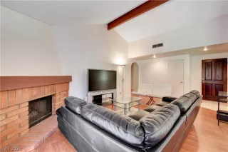 Photo #5: 2219786 Listing 