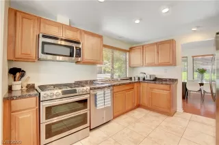 Photo #6: 2219786 Listing 