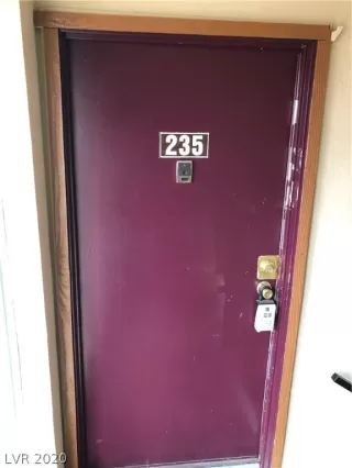 Photo #2: 2219807 Listing