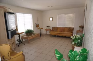 Photo #5: 2219815 Listing 