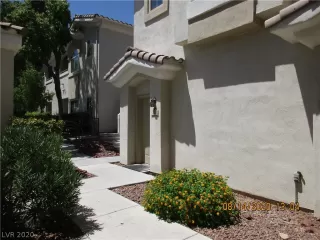 Photo #1: 2219818 Listing