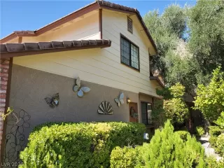 Photo #5: 2219819 Listing 