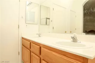 Photo #1: 2219842 Listing