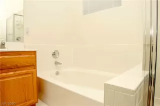 Photo #3: 2219842 Listing