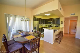 Photo #5: 2219856 Listing 