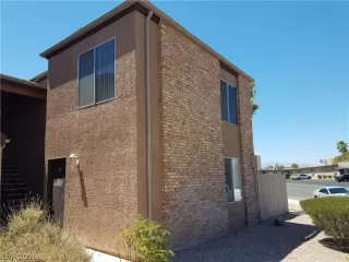 Photo #5: 2219866 Listing 