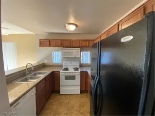 Photo #5: 2219876 Listing