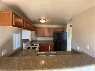 Photo #6: 2219876 Listing