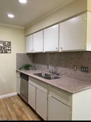 Photo #5: 2219903 Listing 