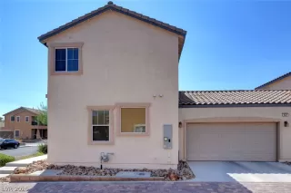 Photo #2: 2219946 Listing