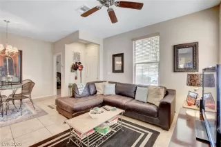 Photo #5: 2219946 Listing