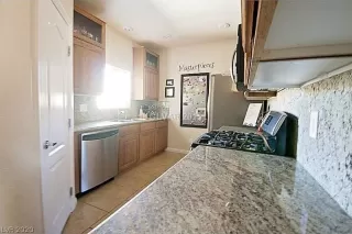 Photo #4: 2219970 Listing 