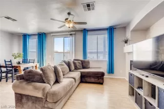 Photo #3: 2220019 Listing