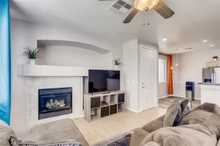 Photo #4: 2220019 Listing