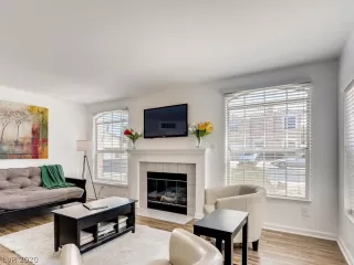 Photo #4: 2220067 Listing 