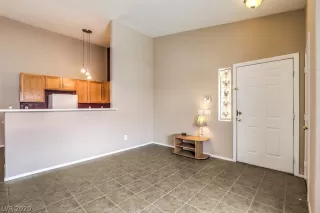 Photo #5: 2220072 Listing