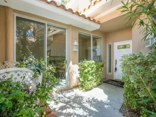 Photo #1: 2220085 Listing