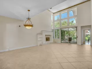 Photo #3: 2220085 Listing