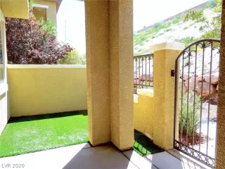 Photo #5: 2220128 Listing