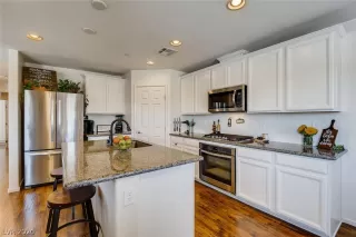 Photo #3: 2220134 Listing 