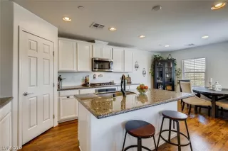 Photo #4: 2220134 Listing 