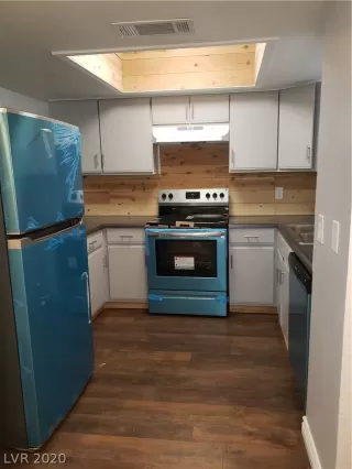 Photo #5: 2220193 Listing 