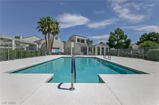 Photo #4: 2220220 Listing