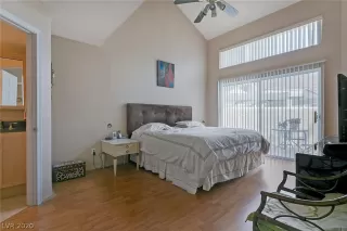 Photo #5: 2220220 Listing