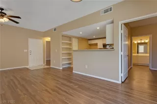 Photo #5: 2220234 Listing