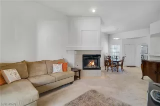 Photo #6: 2220249 Listing