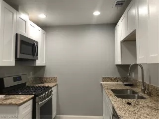 Photo #5: 2220310 Listing 