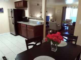 Photo #6: 2220385 Listing