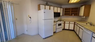 Photo #5: 2220397 Listing 