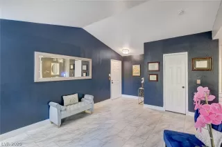 Photo #1: 2220417 Listing