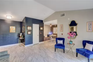 Photo #2: 2220417 Listing