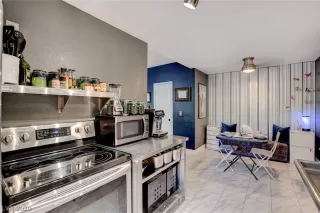 Photo #5: 2220417 Listing