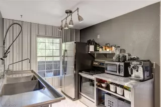 Photo #6: 2220417 Listing