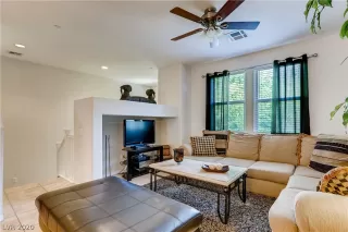 Photo #6: 2220425 Listing