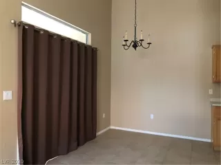 Photo #4: 2220428 Listing