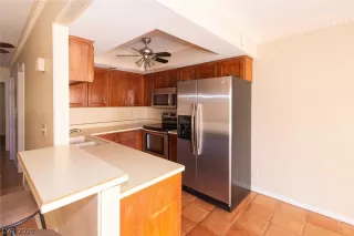Photo #5: 2220433 Listing 