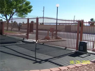 Photo #3: 2220456 Listing 