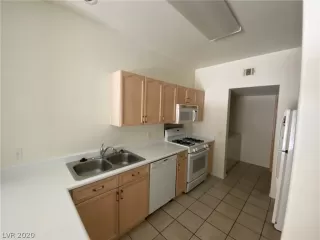 Photo #3: 2220492 Listing 