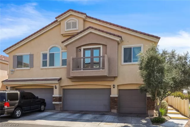 MLS: 2220673 Condo For Sale