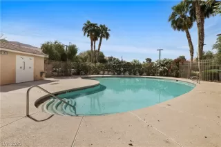 Photo #2: 2220673 Listing