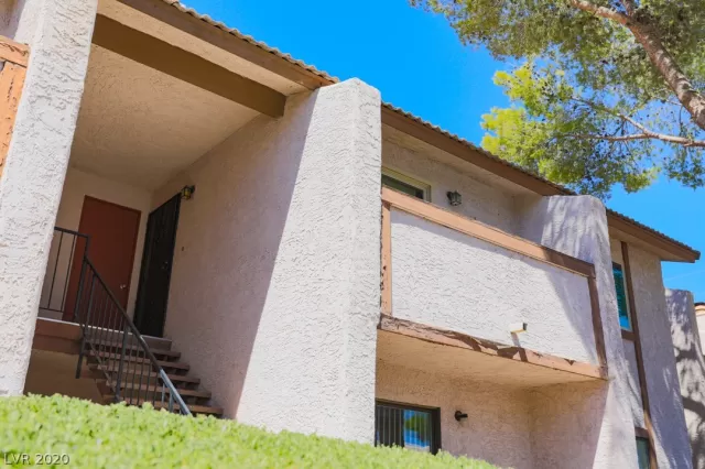 MLS: 2220691 Condo For Sale