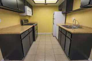 Photo #5: 2220691 Listing